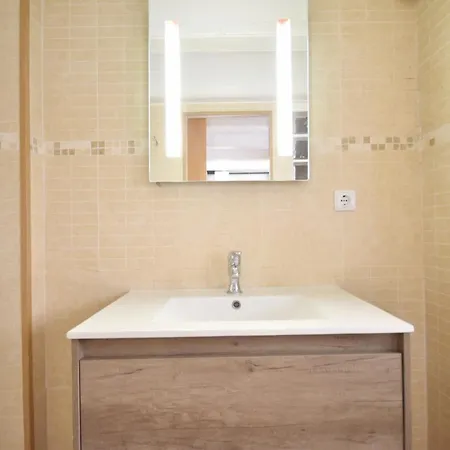 Centrico Al Lado De Torres De Quart アパート